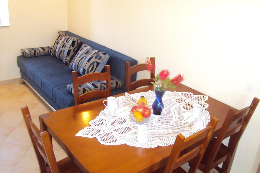 Milutinov Dvor Apartments Vrsi Ngoại thất bức ảnh