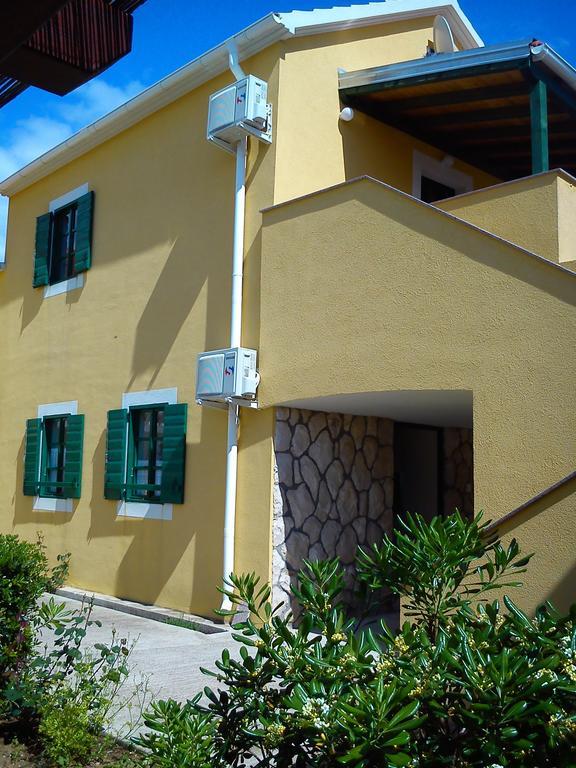 Milutinov Dvor Apartments Vrsi Ngoại thất bức ảnh