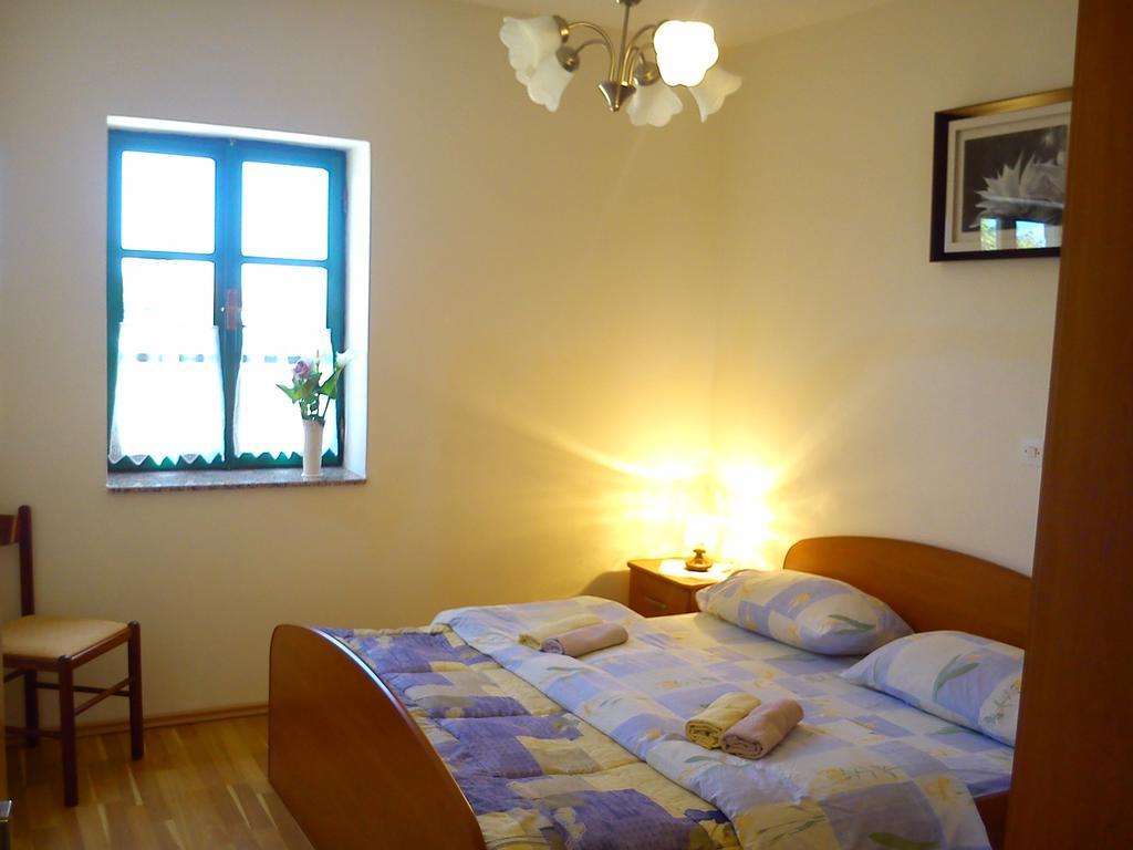 Milutinov Dvor Apartments Vrsi Ngoại thất bức ảnh