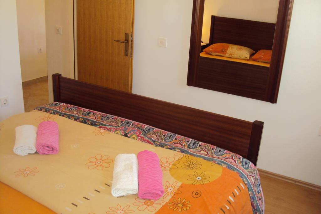 Milutinov Dvor Apartments Vrsi Ngoại thất bức ảnh