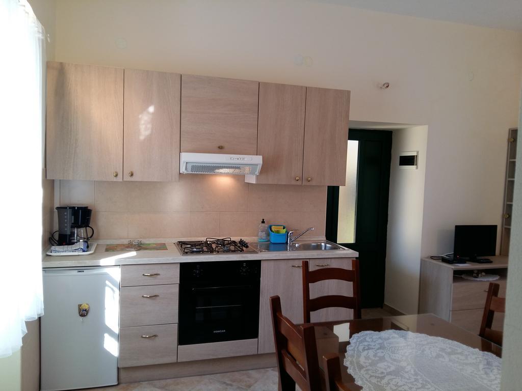 Milutinov Dvor Apartments Vrsi Ngoại thất bức ảnh