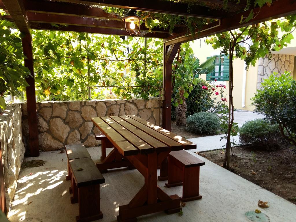 Milutinov Dvor Apartments Vrsi Ngoại thất bức ảnh